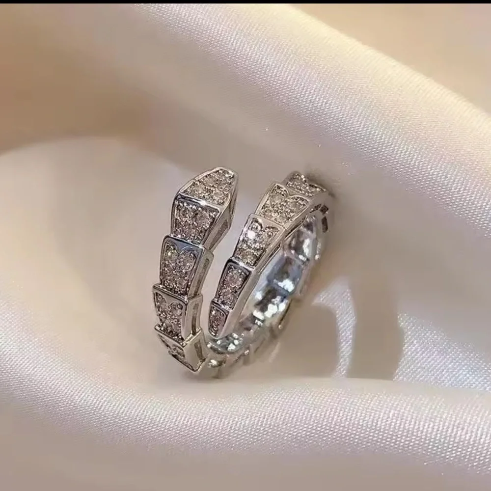 Serpenti Ring in White Gold